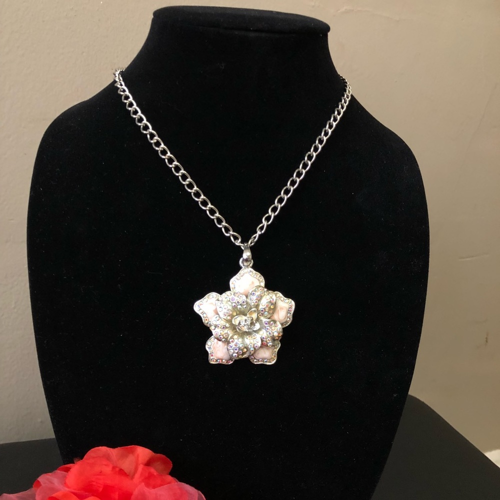 Pink flower long necklace  🌸